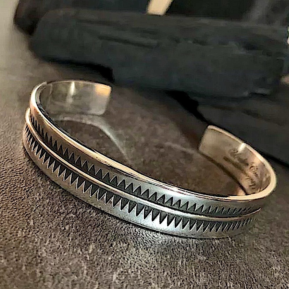 STERLING PUNK ENGRAVED BANGLE BRACELET TOOTH - Picture 5 of 10